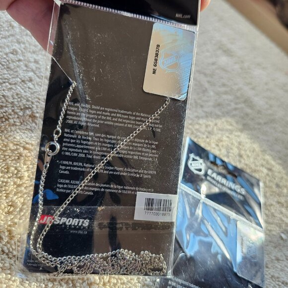 NHL necklace and earring set new OILERS - Picture 6 of 6